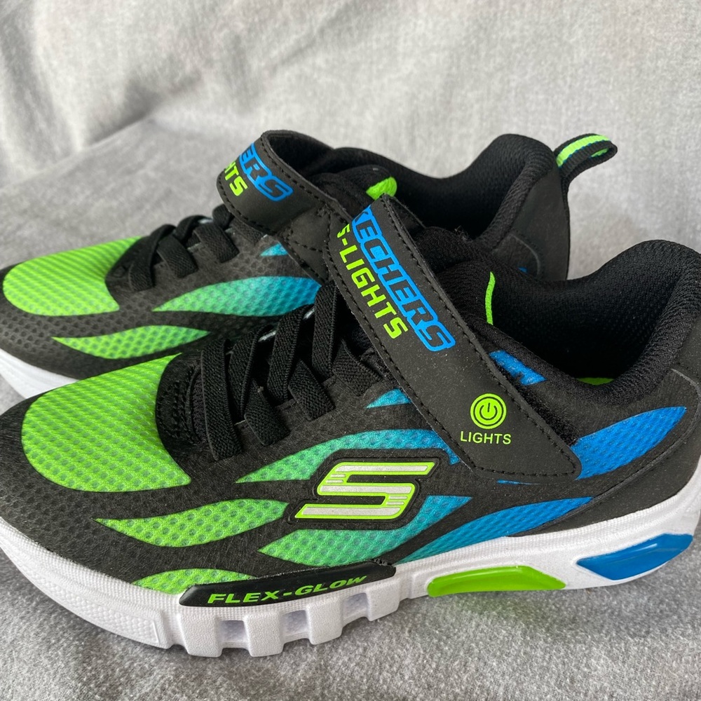 Brand new kids light up Skechers
